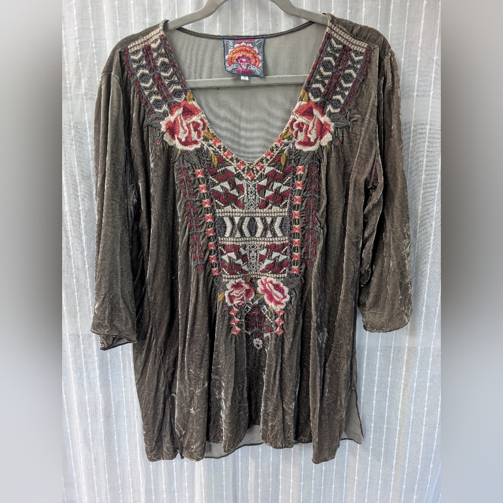 🌹Johnny Was Issoria Silk Velvet Bohemian Embroidered V-Neck Blouse Size S